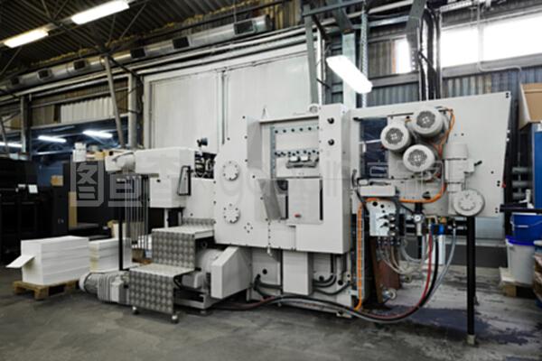 印刷設備 現(xiàn)代印刷廠高效運轉(zhuǎn)的核心利器